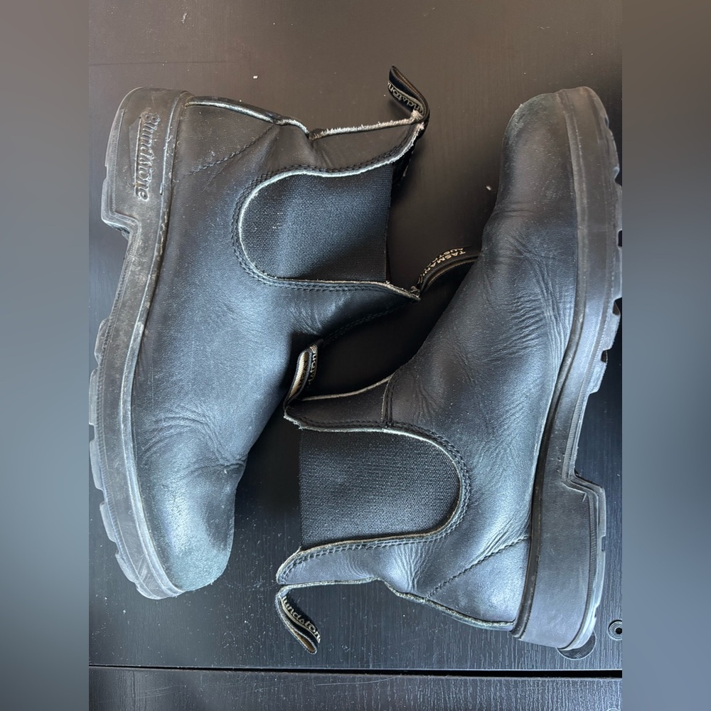 Blundstone Black Chelsea Boots with Elastic Side Panels
